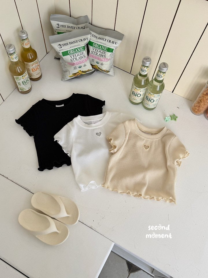 heart sleeveless tee-second moment-5