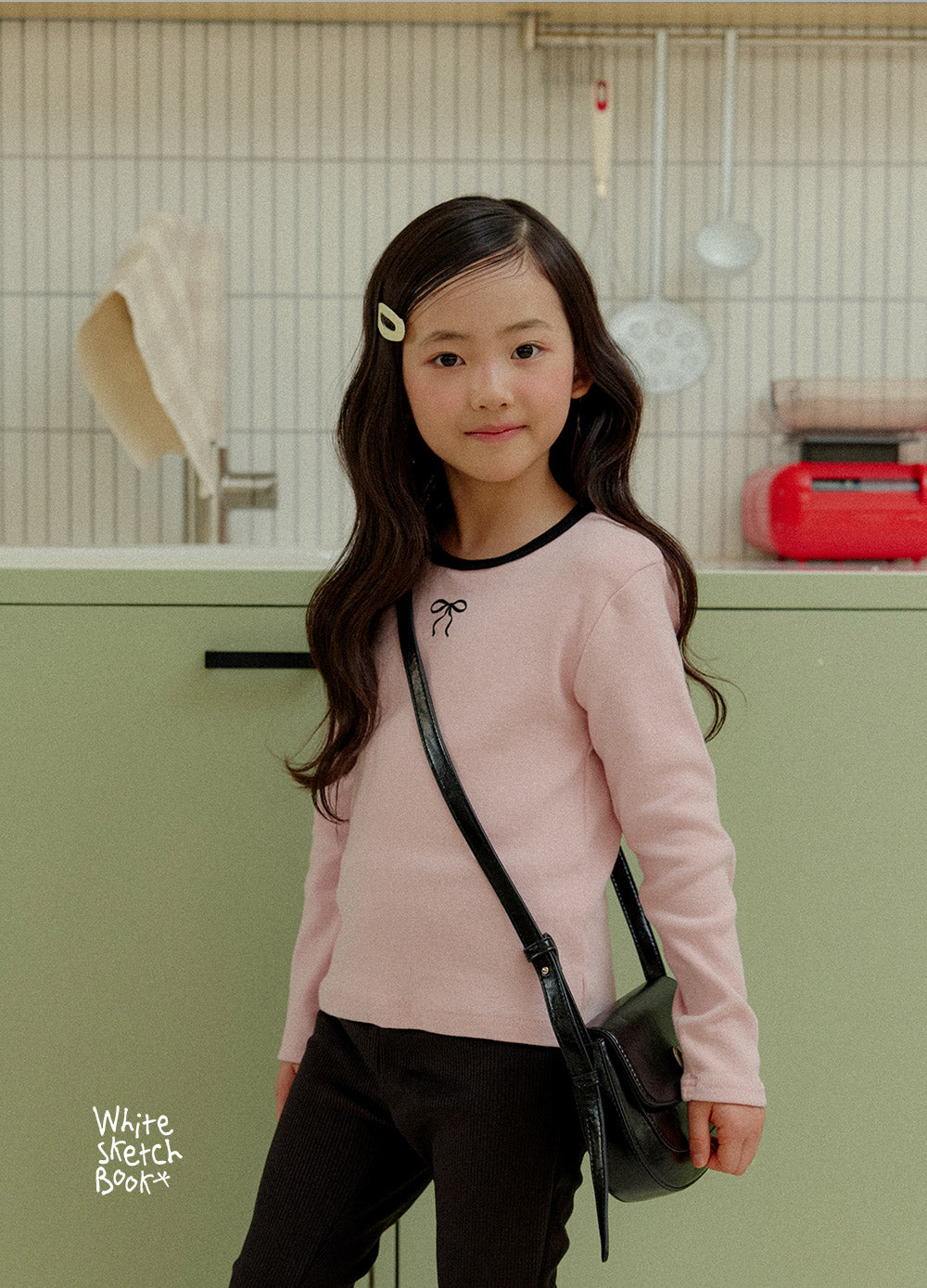Peach Color-Block Round T-Shirt-White Sketch Book-10