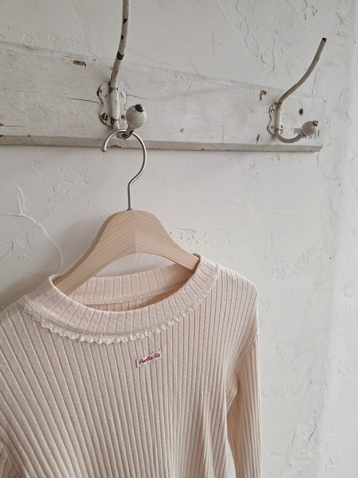 Moel T (Adult)-FLO-2-14