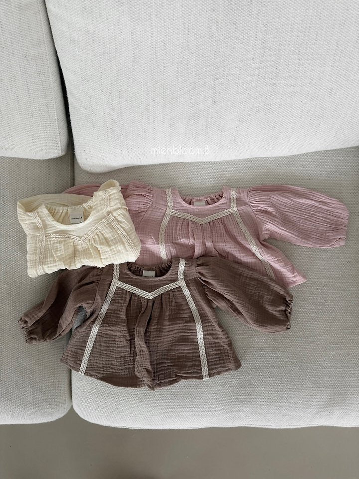 Rene Blouse-mienbloom.B-23