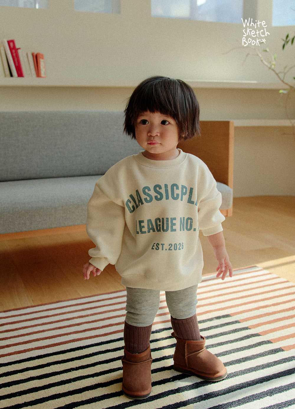 Classic Brushed Sweatshirt-White Sketch Book-18