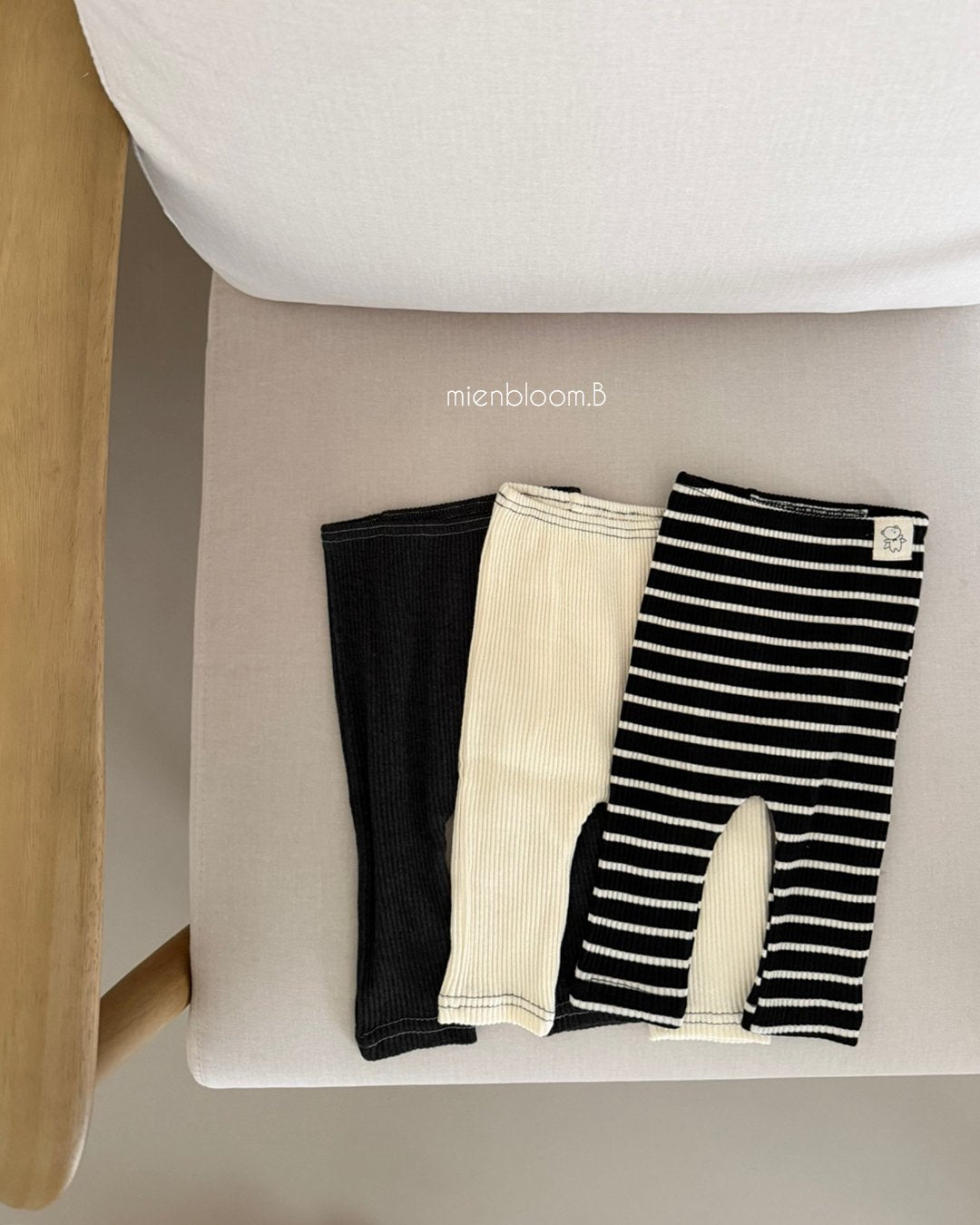 Robin Pants-mienbloom.B-9