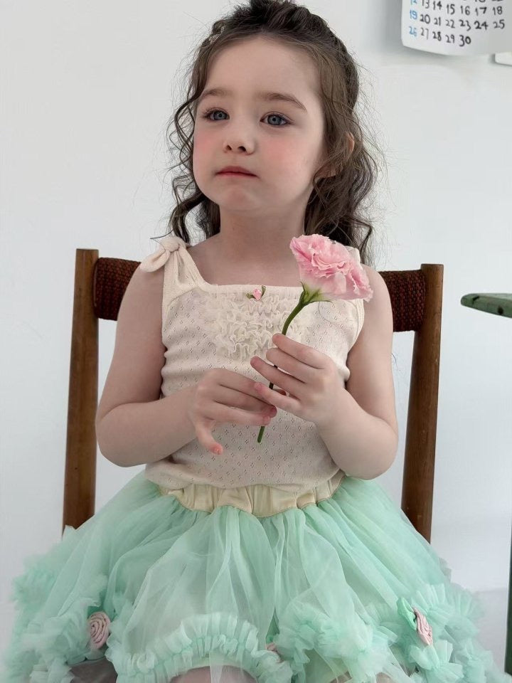 Rose Point Lovely Sleeveless Top/ aiai-110