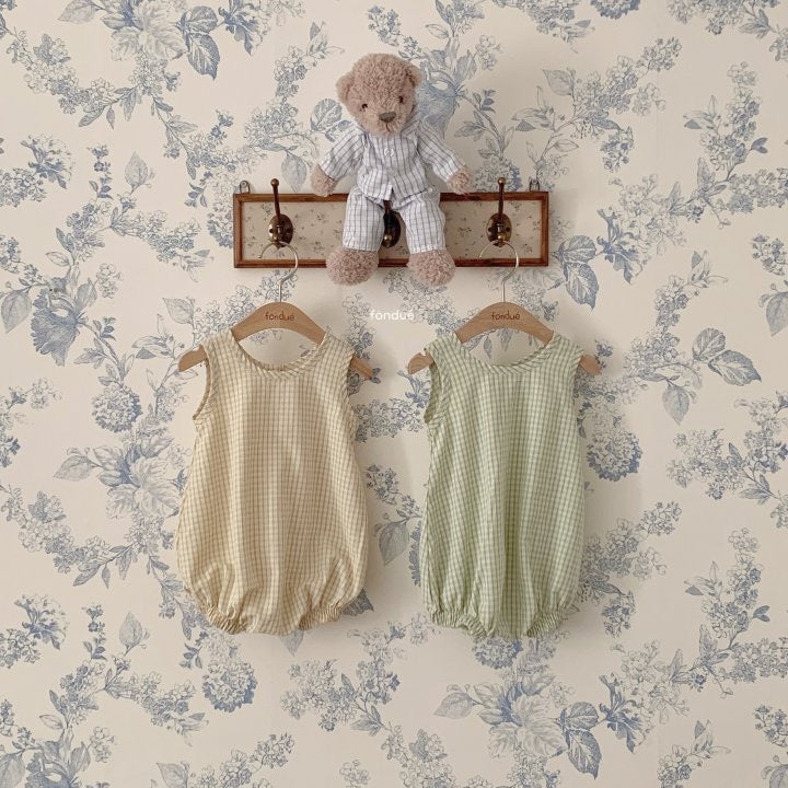 bebe sprout suit - fondue-1