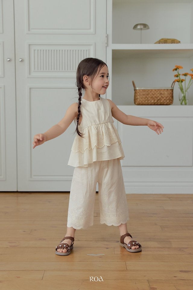Rose Embroidery Blouse-roa-6