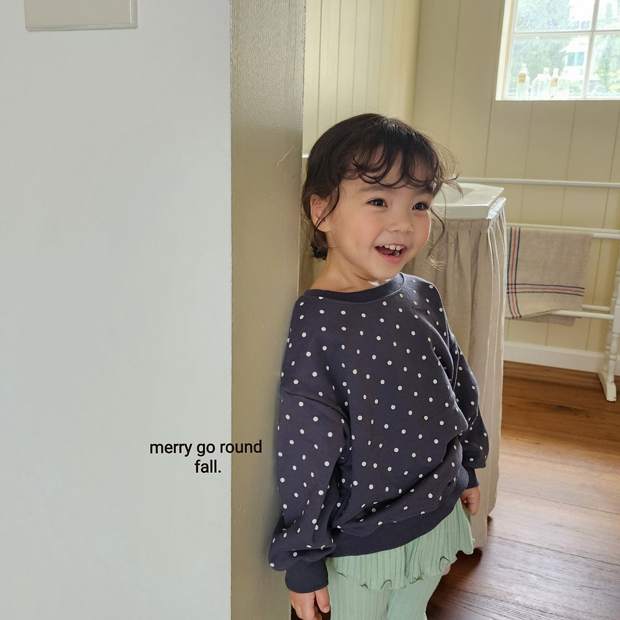 Toy Dot Sweatshirt-merry go round-18