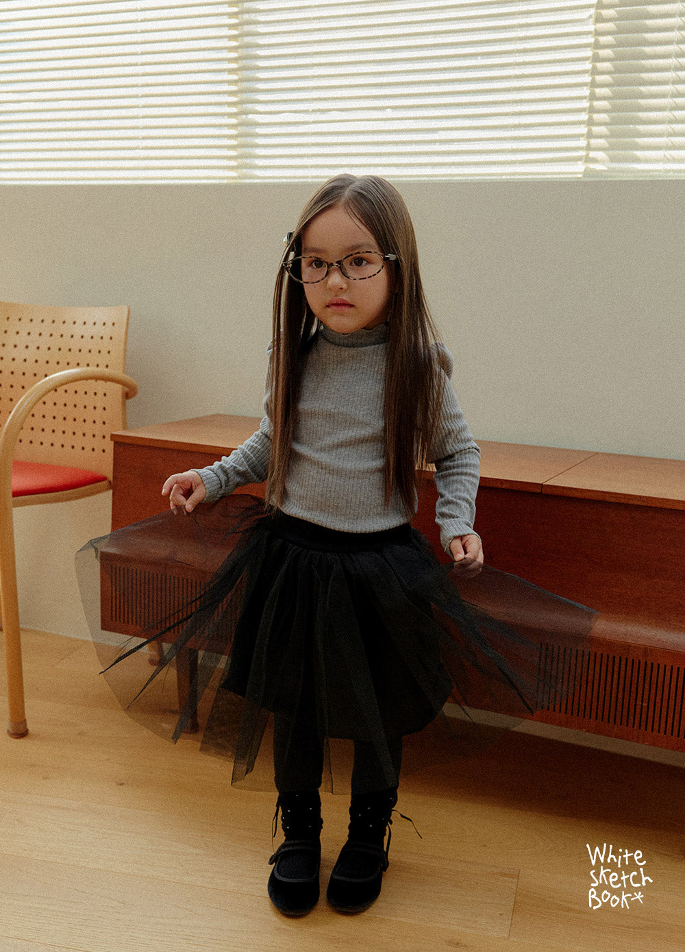 Tutu Mink Leggings-white sketch book-49