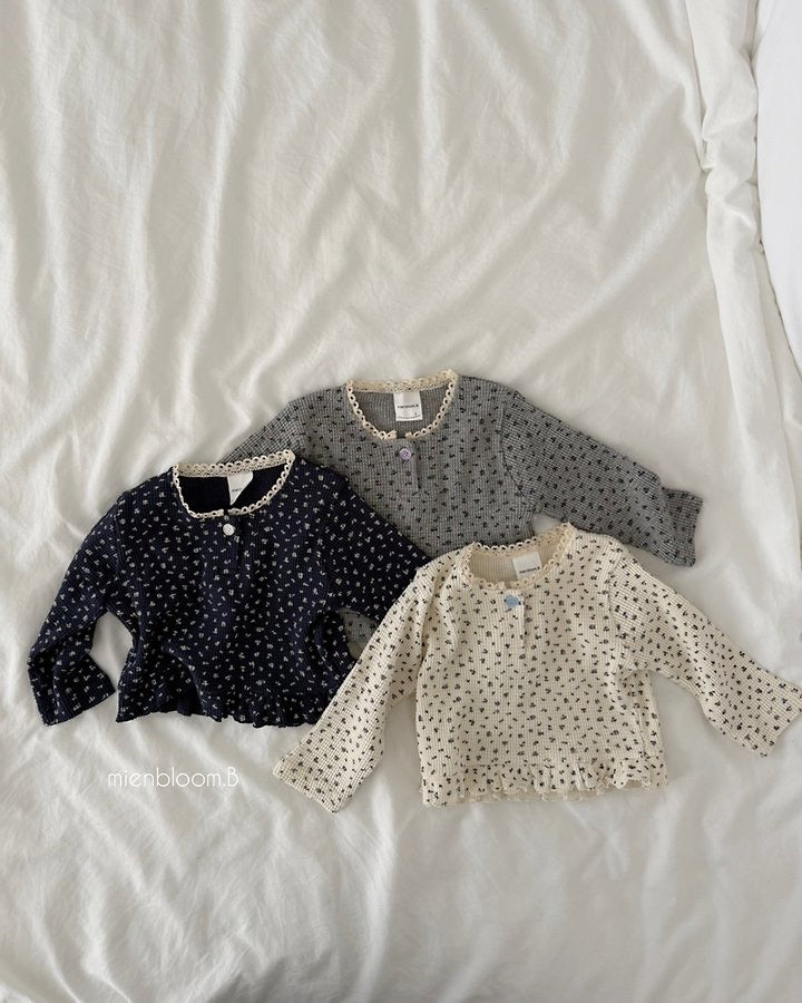 Baby’s Breath Tee-mienbloom.B-25