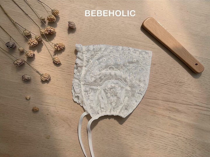 mireille lace bonnet / bebeholic -5