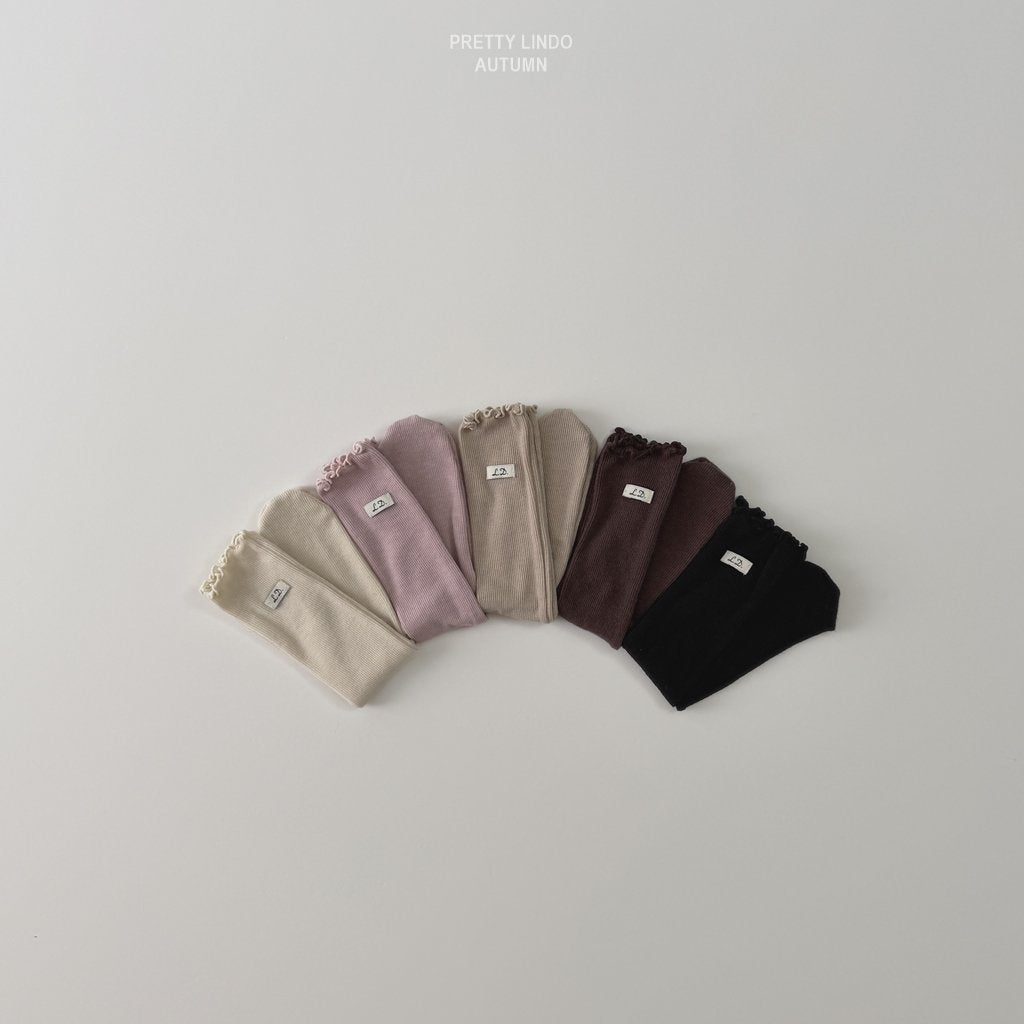 Soft Ribbed Long Socks-LINDO-32