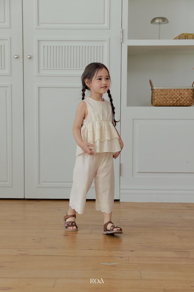 Blanc Embroidery Pants-roa-7