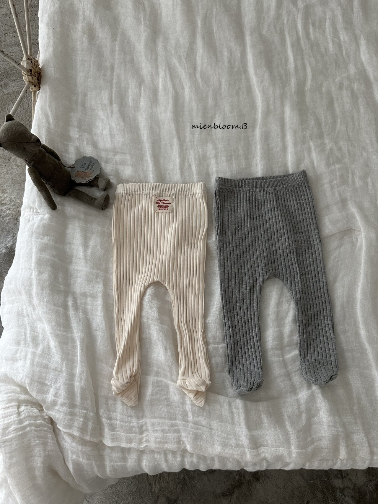 Jesty Footed Leggings-mienbloom.B-10