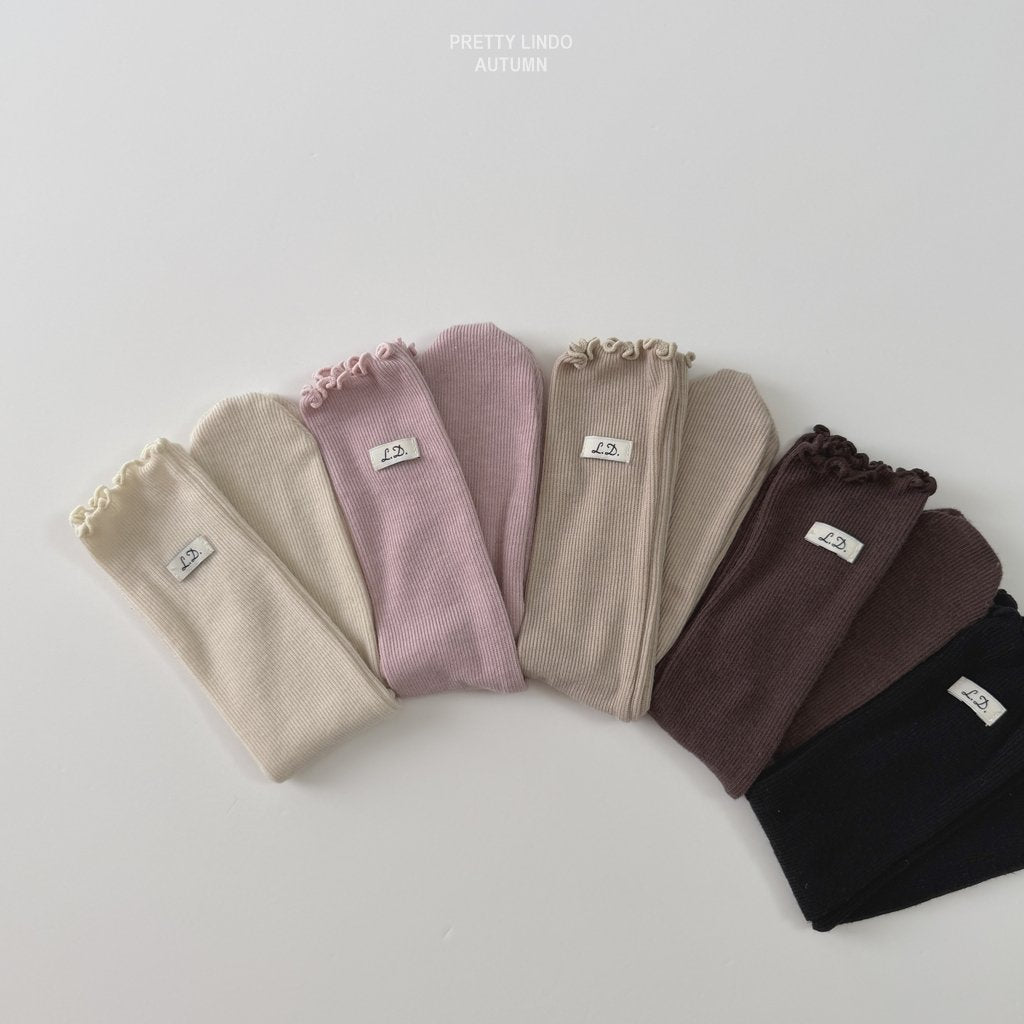 Soft Ribbed Long Socks-LINDO-32