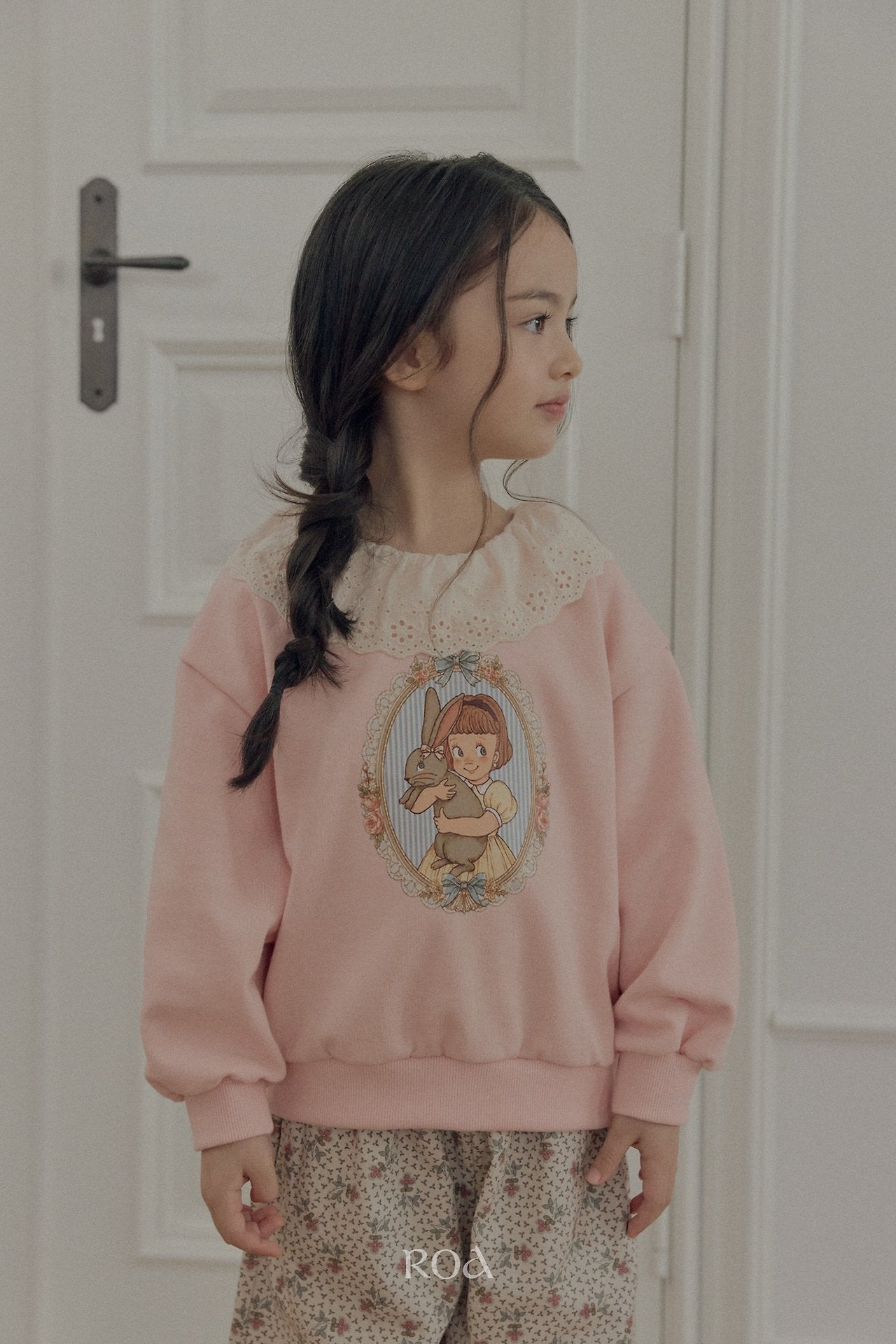Frill Sweatshirt-Roa-15