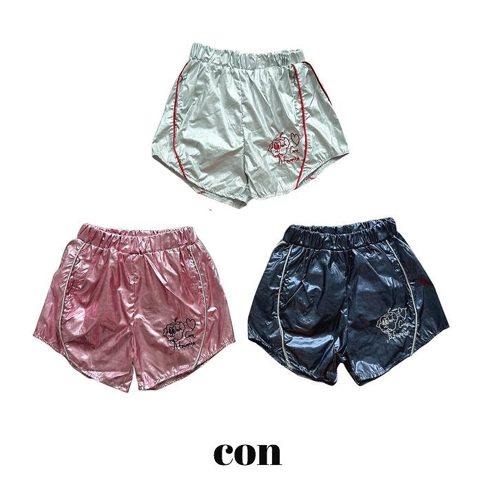 shiny pants-con-18