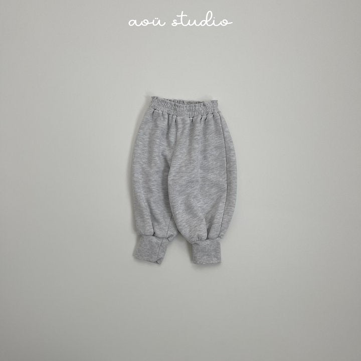 Nyunyu Jogger-aoü studio-24