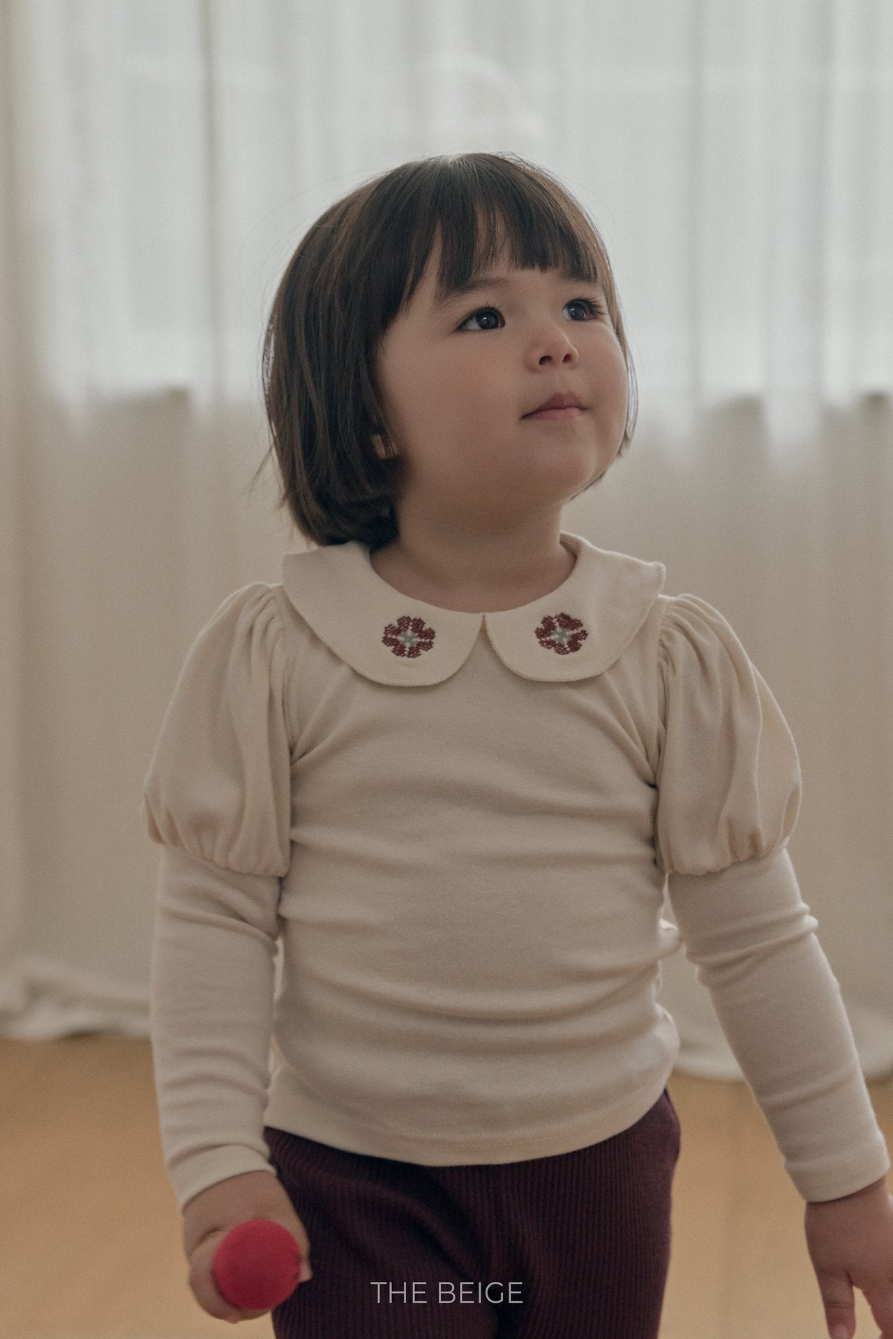 embroidered collar tee-the-beige-8