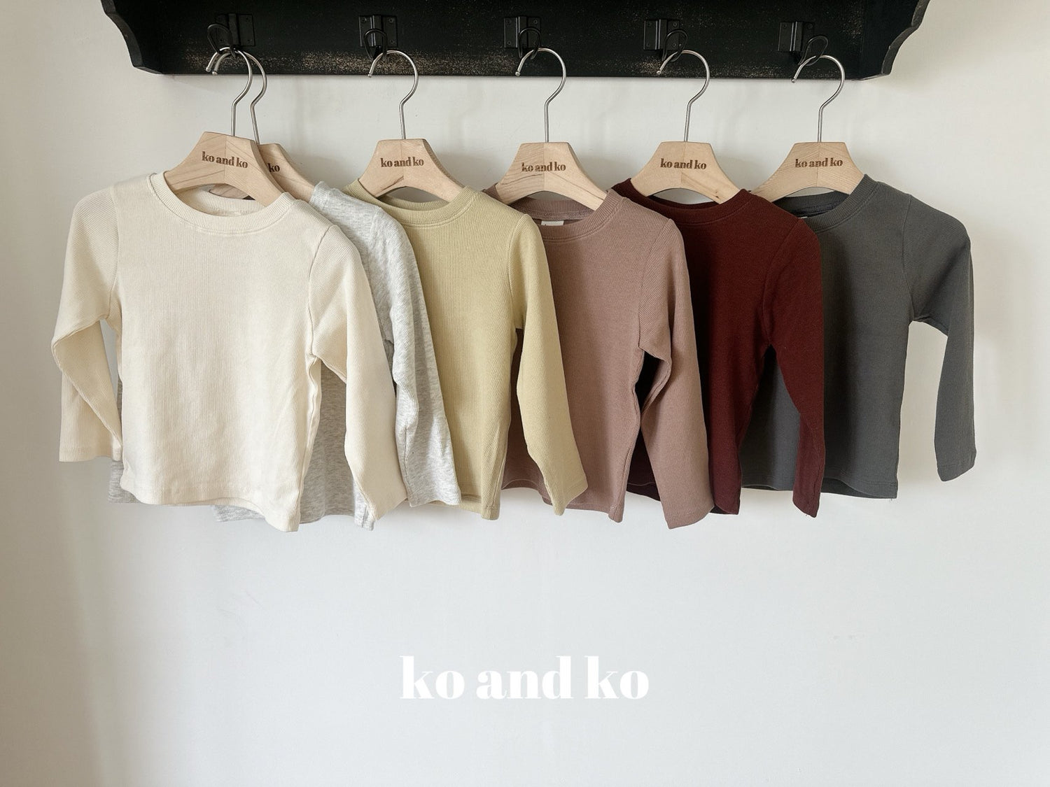 Ribbed Basic Tee-ko and ko-18