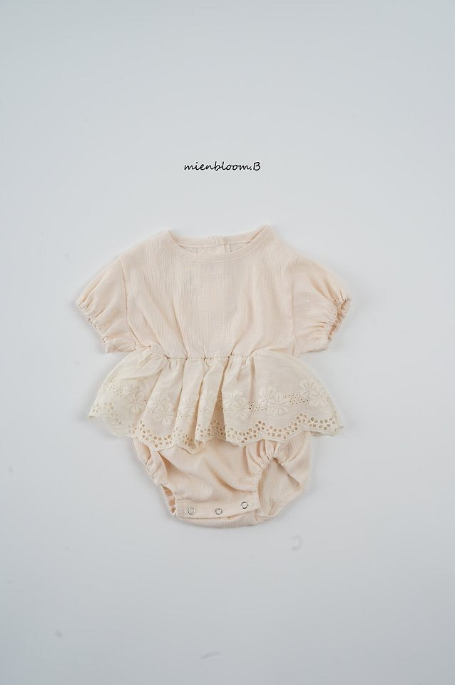 lace suit-mienbloom.B-3