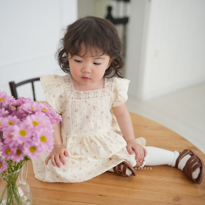 Emira Suit-neneru-19