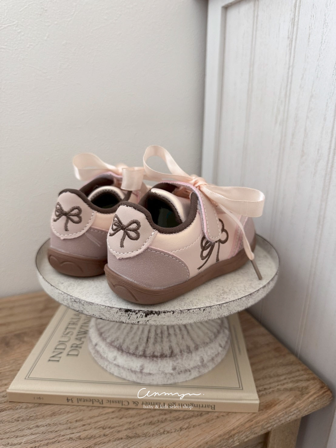｜即納｜Milky Ribbon Sneaker