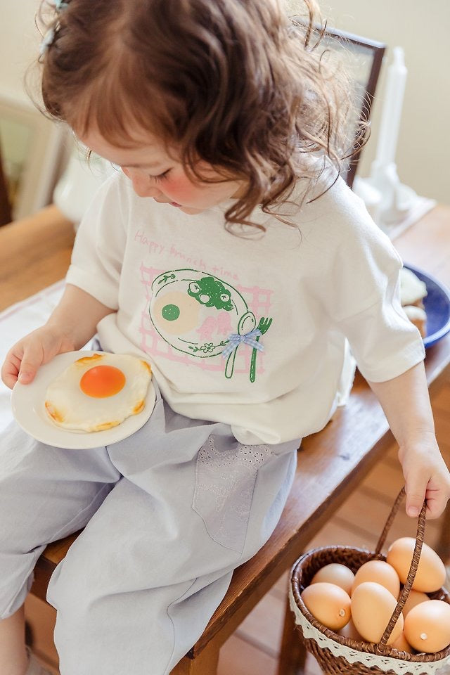 brunch tee-milkpowder-18