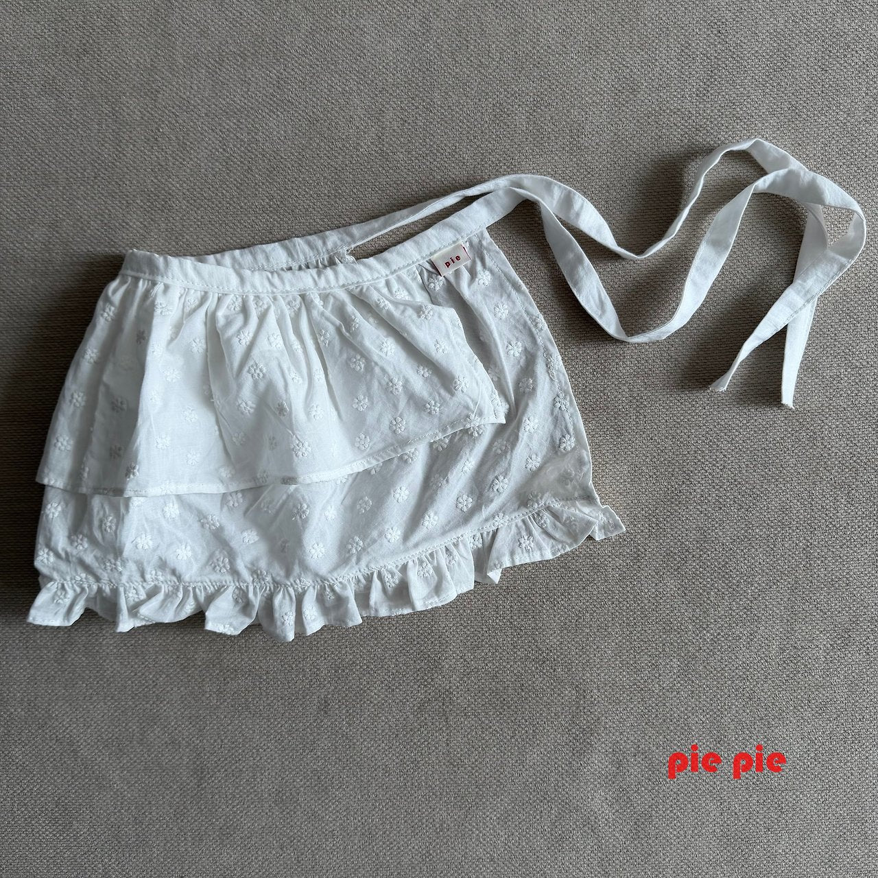 Baby's Breath Apron - pie-25
