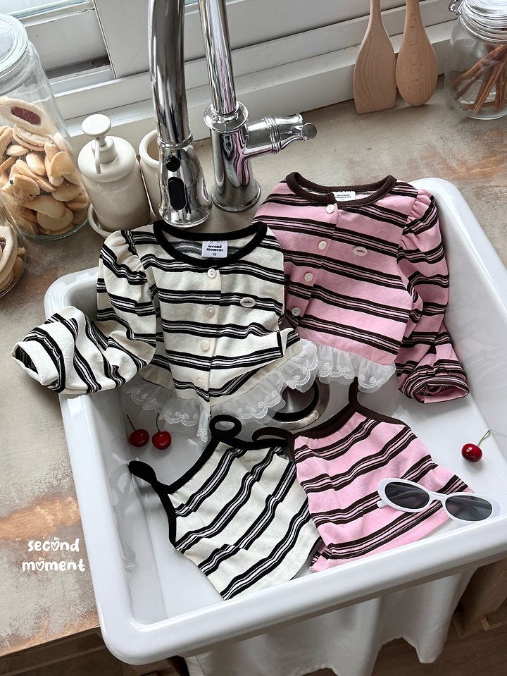 Blooming Cardigan Set-second moment-21