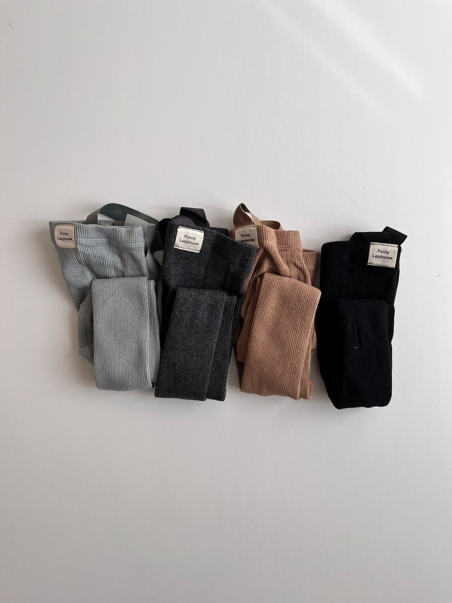 knit suspender leggings / mun kodomofuku