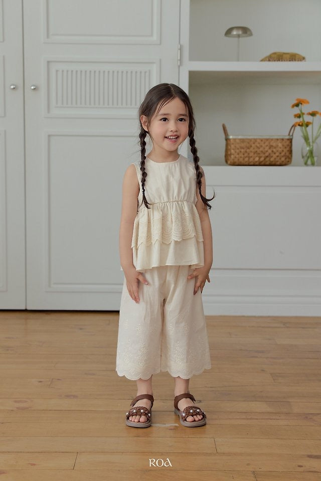 Rose Embroidery Blouse-roa-6