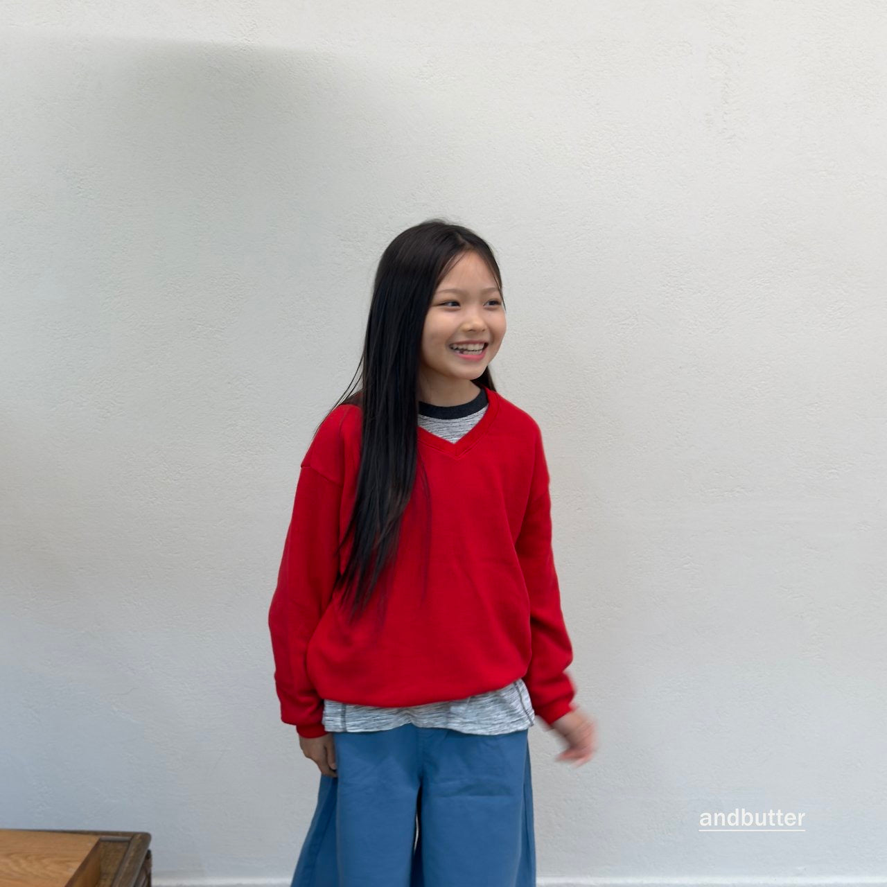 Soft V-Neck Sweatshirt-and butter-29