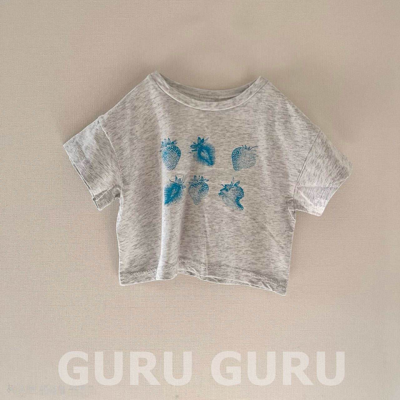strawberry T-shirt-guruguru/2-4