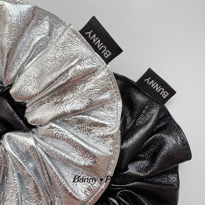 glossy scrunchie-bunnypowder-11