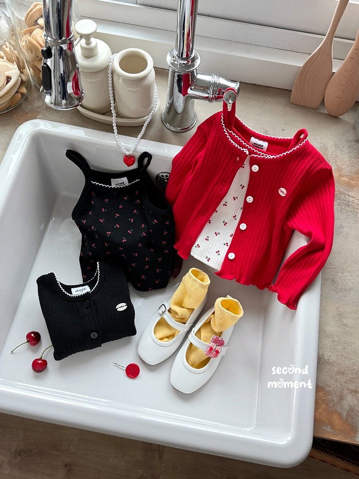 Cherry Cardigan Set-second moment-23