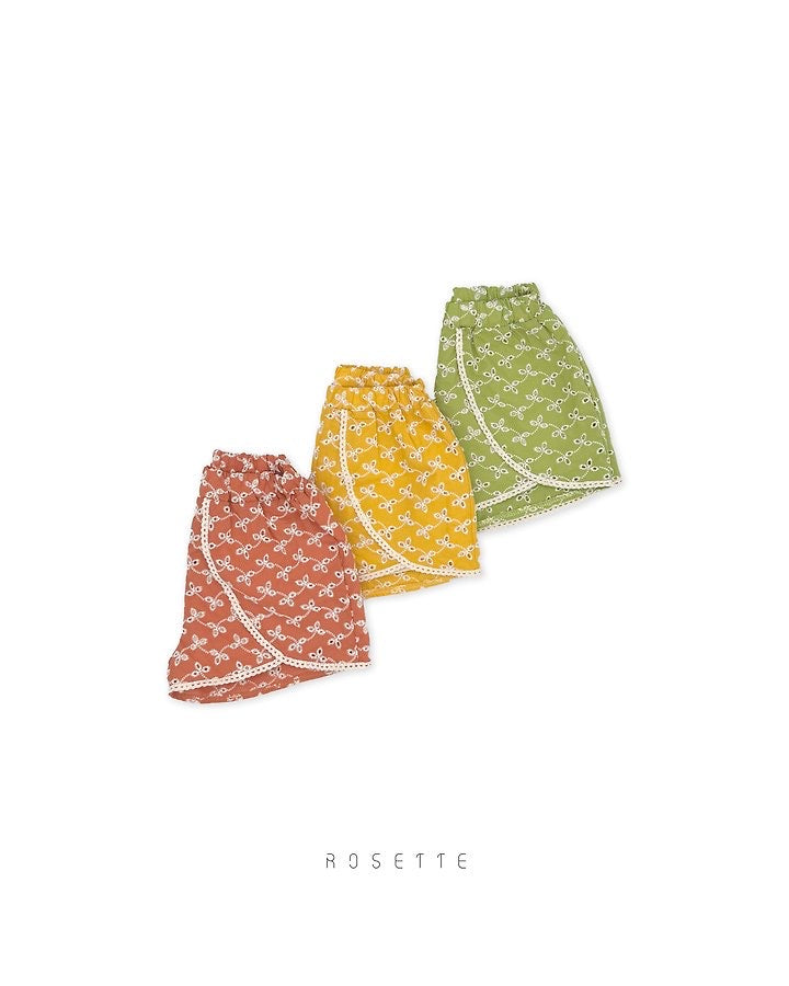 Leaf Shorts-rosette-2-18