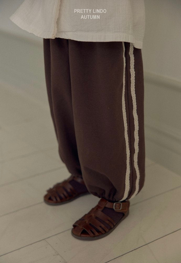 Tutu Lace Jogger-LINDO-12