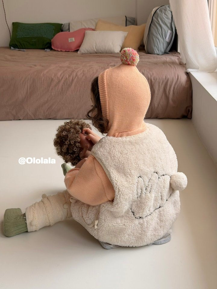 Bunny Bouclé Vest-ololala-45