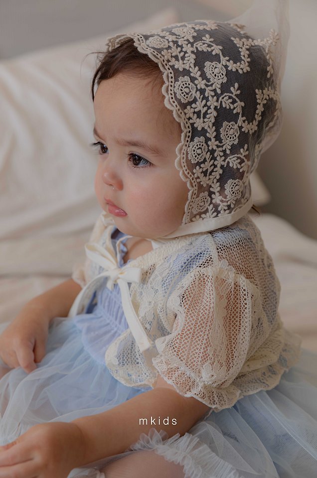 cecil lace cape-mkids-15